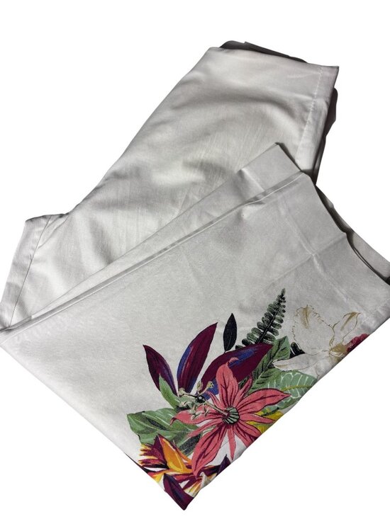 Chico's Pants - Chicos White Tropical Floral Capri Pants Stretch Chicos Size 2 = Large or 12